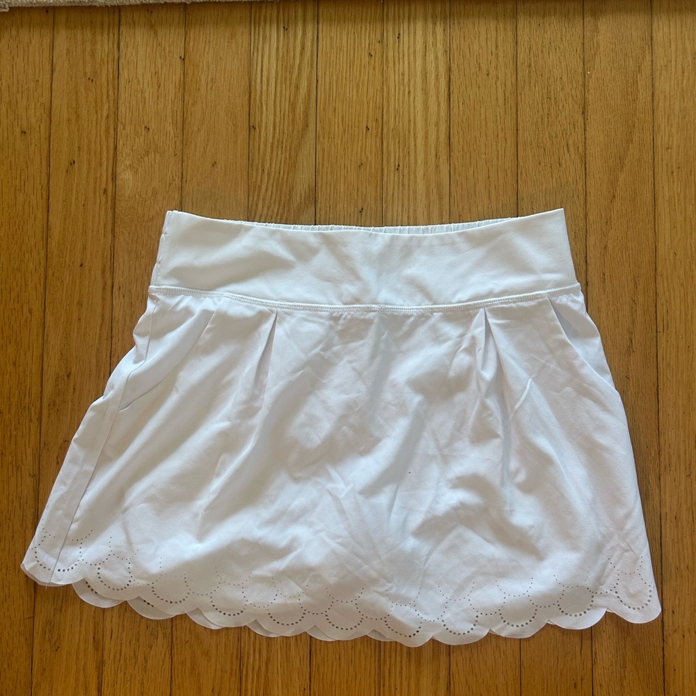 Kyodan White Mini Skirt with Scalloped Hem